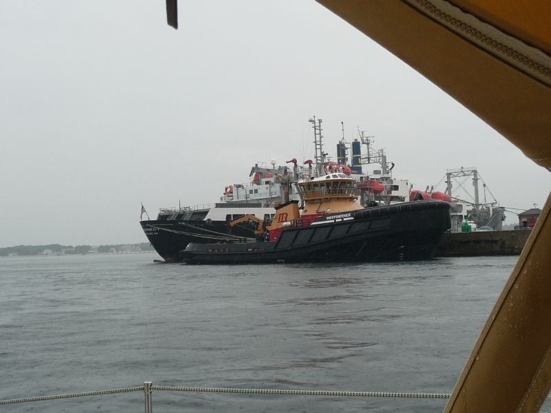 Tug <I>Independance</I>