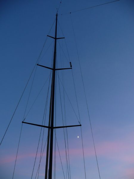 Rigging moon ...